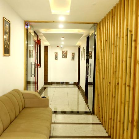 Prism Grand Hotel Zirakpur ภายนอก รูปภาพ
