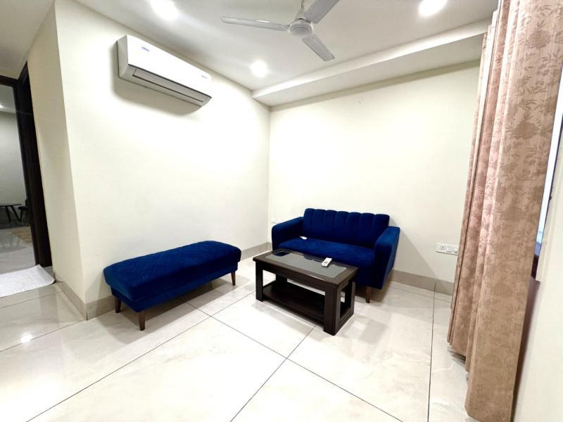 Prism Grand Hotel Zirakpur ภายนอก รูปภาพ