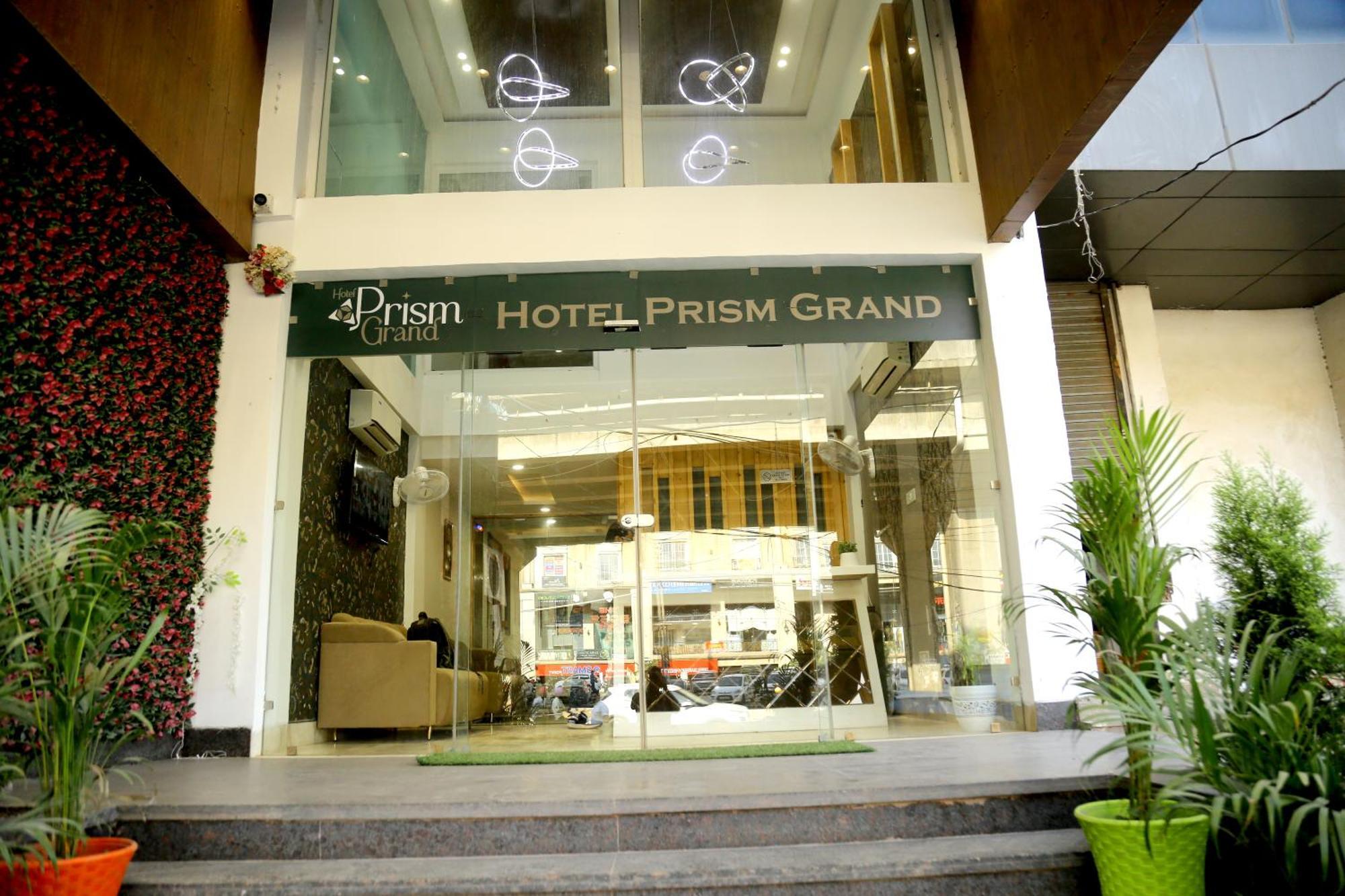 Prism Grand Hotel Zirakpur ภายนอก รูปภาพ